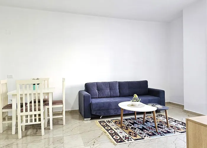 One Bedroom In - 001 - Happy
