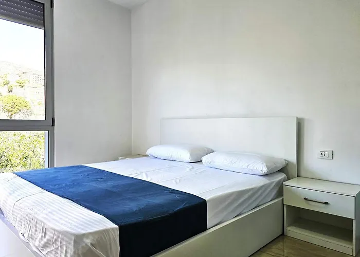 One Bedroom In - 001 - Happy *